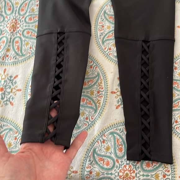 SOUL CYCLE PERFORMANCE LADIES BLACK LATTICE HIGH WAIST CROPPED LEGGINGS-S - Picture 10 of 12